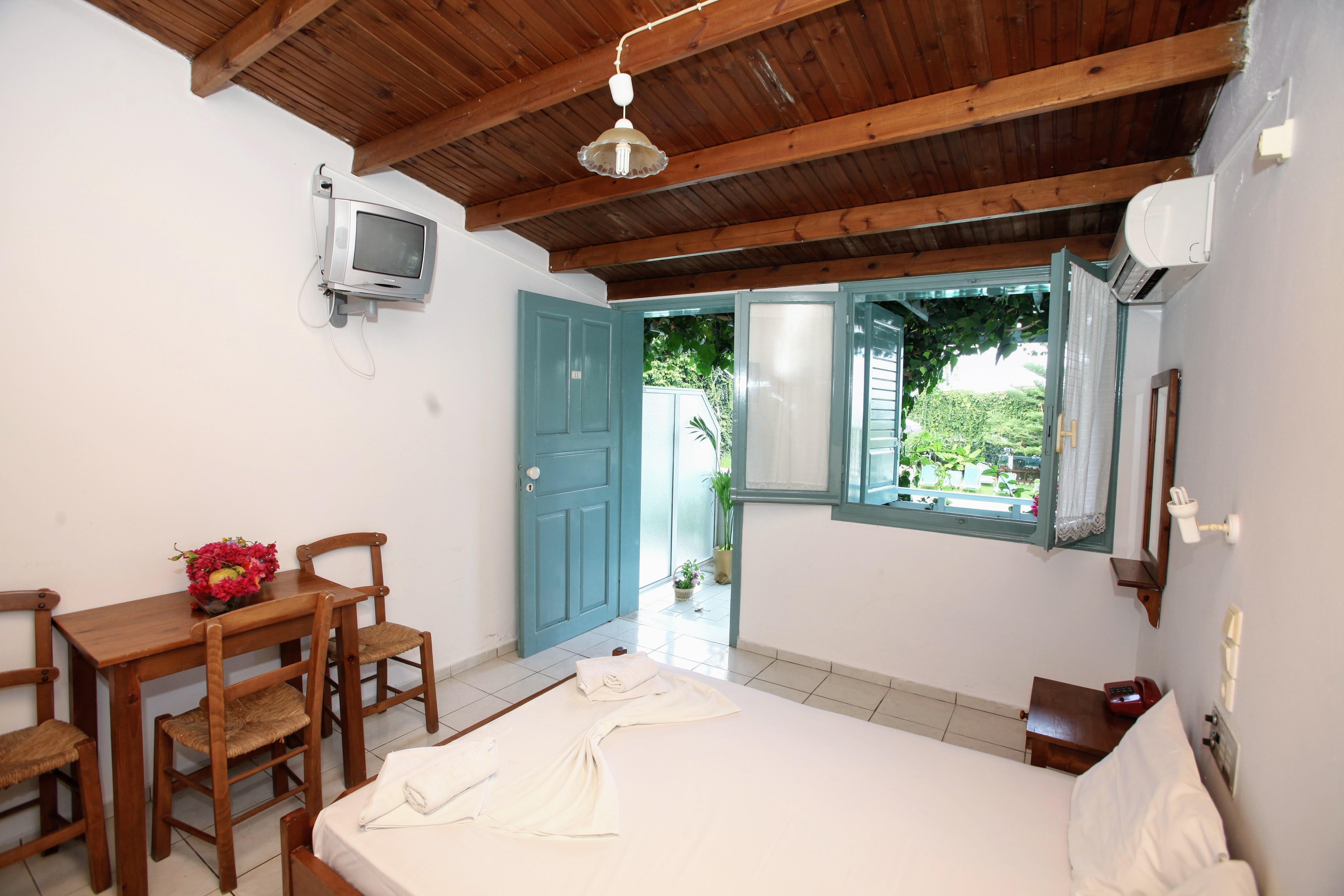 הרסוניסוס Anatoli Apartments מראה חיצוני תמונה